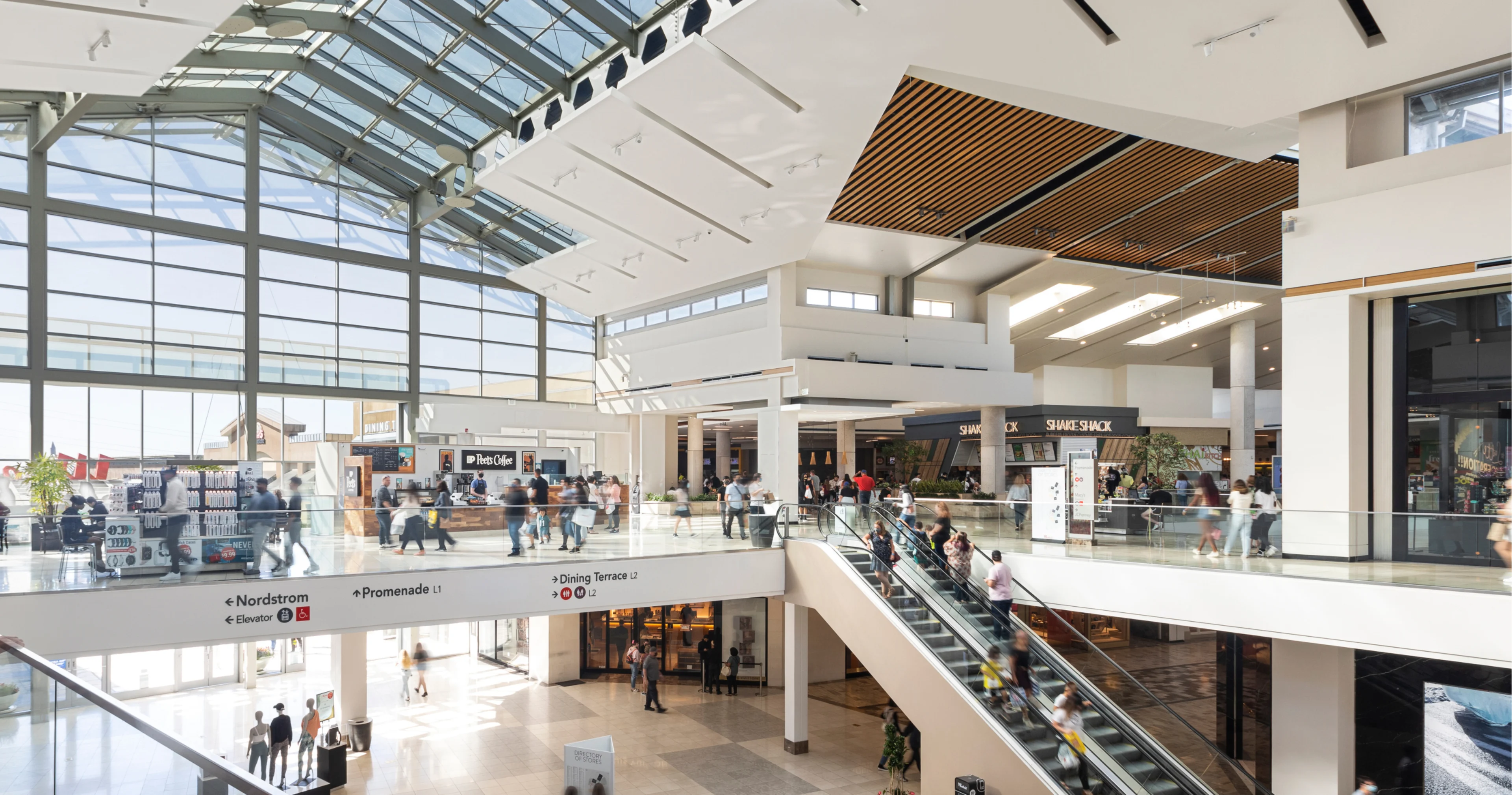 Westfield Galleria at Roseville interior